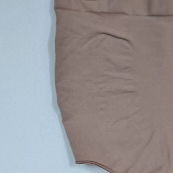 SKIMS Sculpting bottom shaper Nwot - Picture 2 of 5